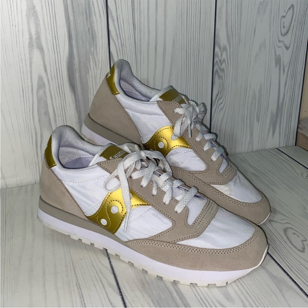 🔥Saucony - White & Gold Jazz Sneakers - 10